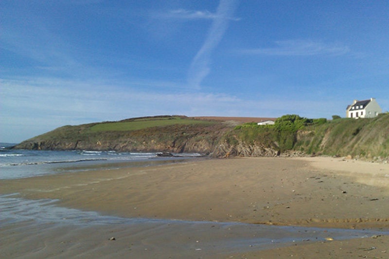 Plage De Kervel Locronan Explorow Com